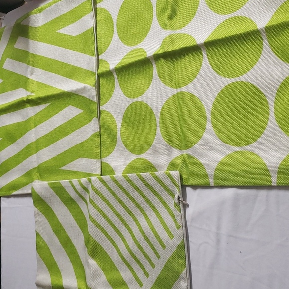 Lime green designs on one side  3 new never used throw pillow covers - Picture 4 of 4